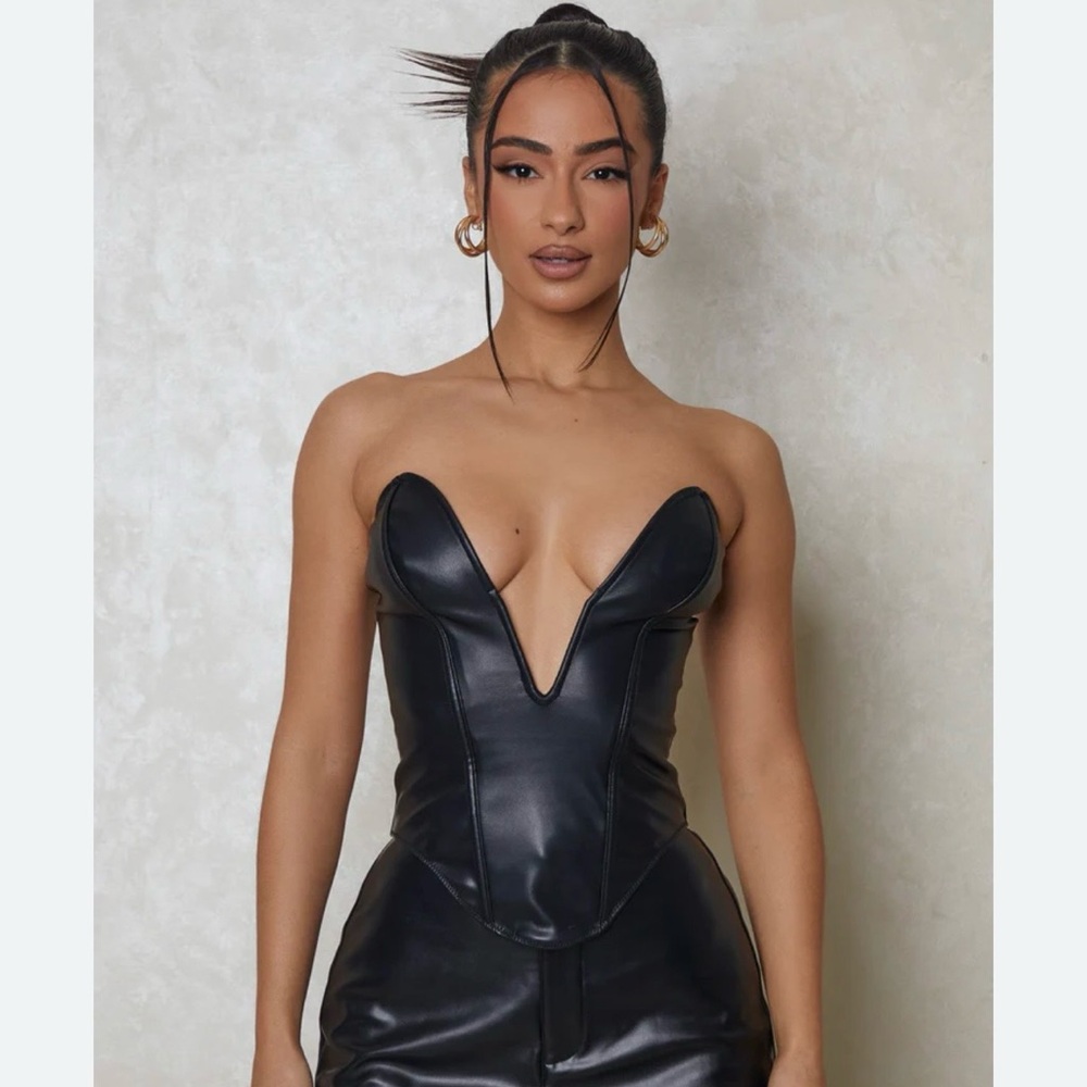Chic Black Strapless Women's Blouse